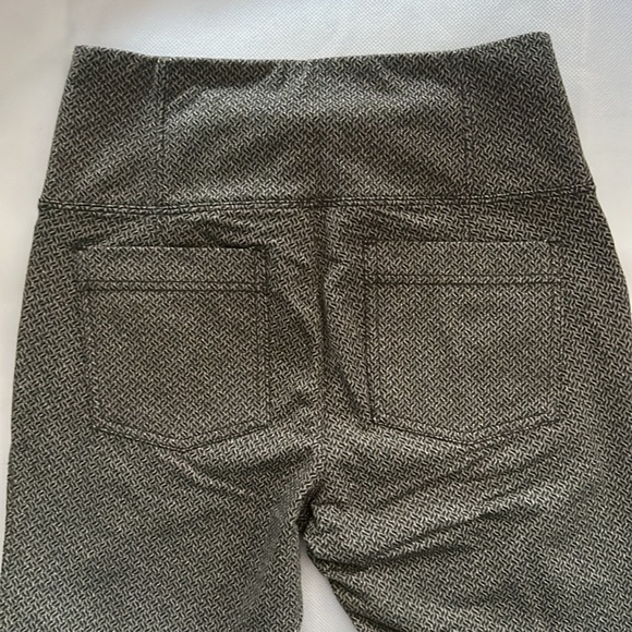 NEW!! Athleta Metro High Rise Crisscross Legging Size XS - Picture 3 of 8